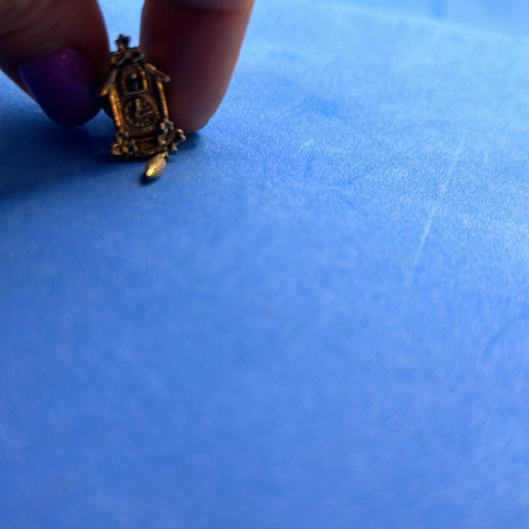 Avon Vtg. Coo Coo Clock tie tac pin. - Picture 10 of 13